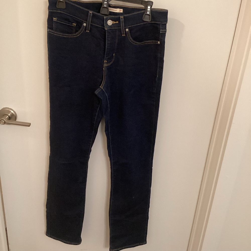 Levi's 314 Shaping Straight Leg Jeans. W28 L32.